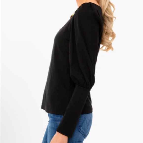 **Last One XXL** Black Riley Puff Sleeve Scoopneck
POMANDER PLACE - Picture 3 of 8